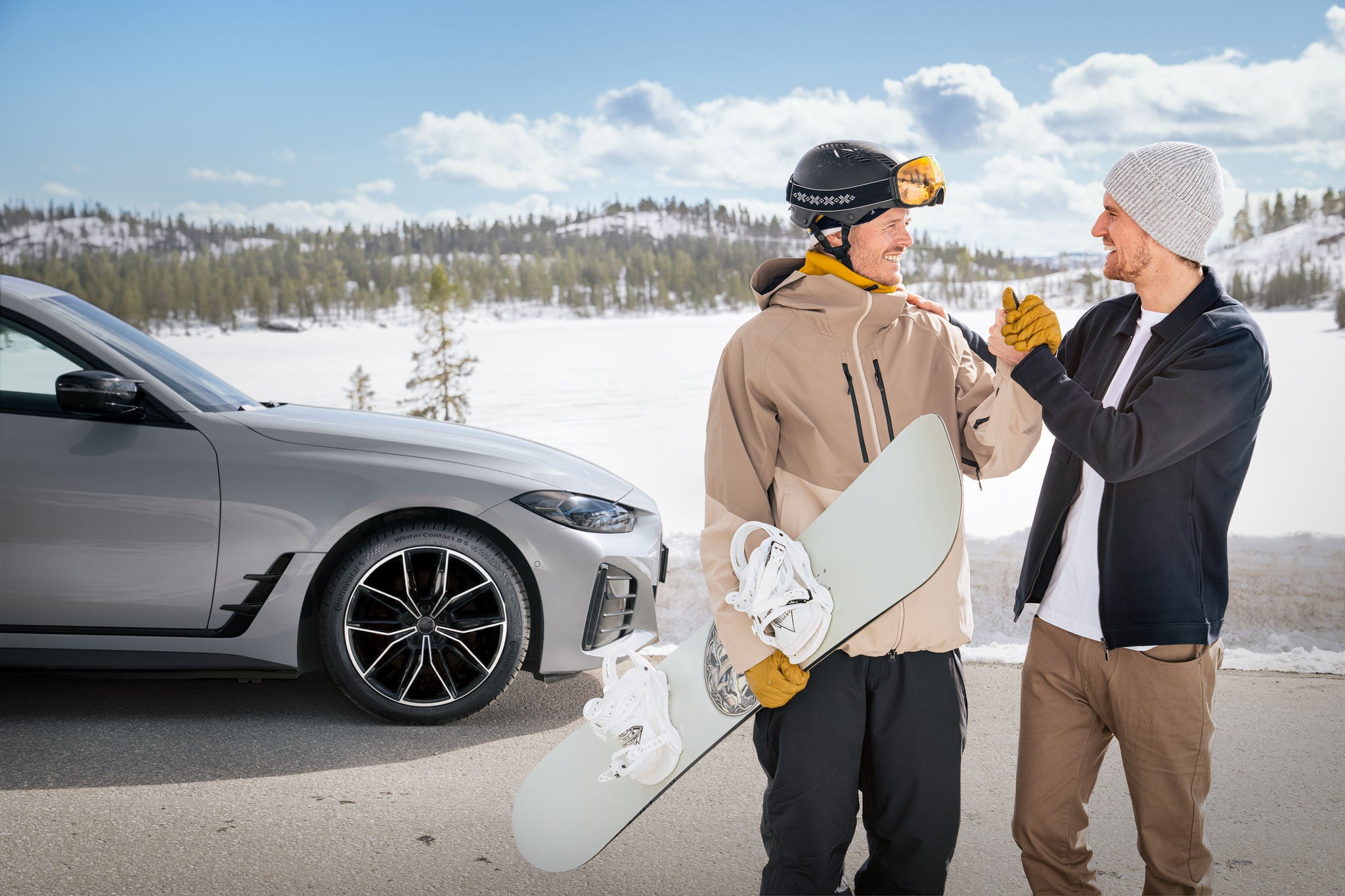 Der WinterContact 8 S ist der perfekte Reifen für die Fahrt zum Snowboard-Abenteuer.